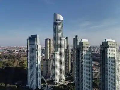 El secreto mejor guardado de Puerto Madero: así es la vida en la torre más exclusiva de Sudamérica