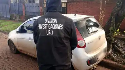 La patente desgastada despertó sospechas y descubrieron que el auto tenía pedido de secuestro