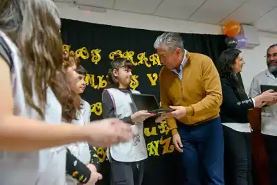 Histórica escuela de Cayanta reabrió renovada y recibió las primeras computadoras del Plan Pehuén