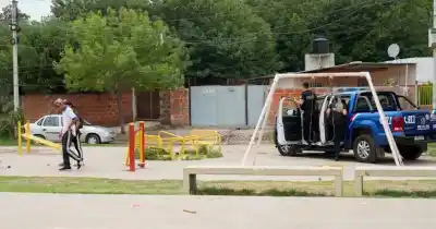Balacera en pleno mediodía a metros de una escuela en Villa Banana: ¿quién fue el objetivo?