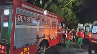 Pánico en la Costanera: el escenario de un boliche se desplomó sobre la multitud en plena fiesta