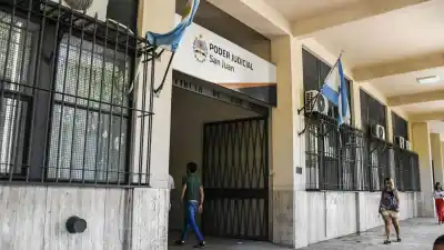 Ayudó a un pasajero en un colectivo y terminó siendo víctima de un abuso