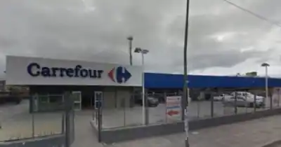 El Carrefour de Entre Ríos y Junín reabrió: qué pasó con la clausura que sorprendió a todos