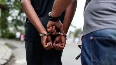 Brutal agresión en La Fraternidad: un clavo incrustado en una madera fue el arma