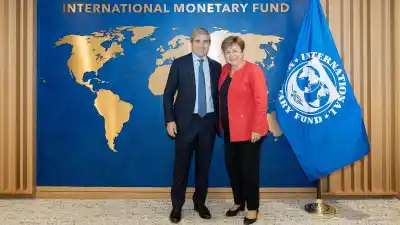 El Gobierno recibió 781 millones de dólares y sospechan que Estados Unidos prestó la plata para el FMI