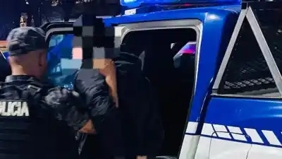 Lo atraparon en plena madrugada: la infracción que casi termina en tragedia en barrio Sarmiento