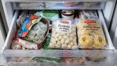 El error que casi todos cometemos al cocinar pasta congelada y arruina el plato