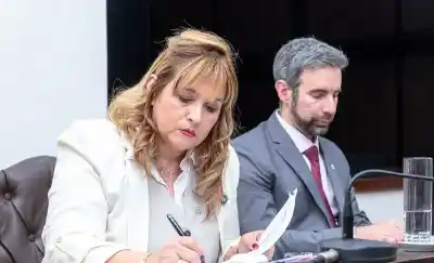 ¿Se acabaron los paros sin aviso? El proyecto fueguino que obliga a las escuelas a abrir sí o sí