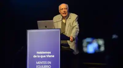 El psicólogo Rodolfo Ceballos alerta: la salud mental de los adolescentes enfrenta desafíos inéditos en la era digital
