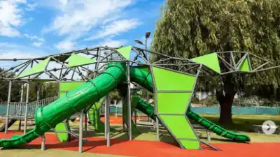 El rincón jurásico que revolucionará el Parque Belgrano: así quedó el nuevo sector infantil