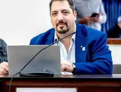 Pelloli salió al cruce de las denuncias y puso las manos al fuego por los concejales