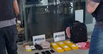Operativo en la Terminal: el curioso sello que llevaba la droga y conecta con una banda narco