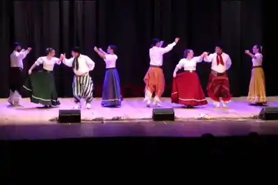 Un aniversario que prometía emociones: así festejaron Los Cardones en el Teatro 3 de Febrero