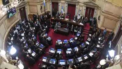 El Gobierno retrocede con la venta de tierras a extranjeros, pero avanza con los desalojos exprés