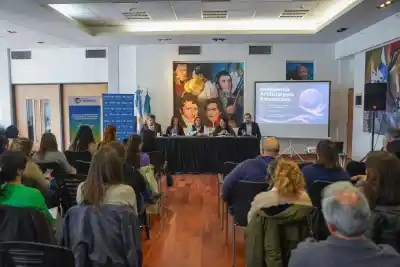 Ituzaingó da el primer paso hacia la IA en las aulas: qué debatieron los docentes