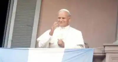 El único Papa que pisó la Argentina fue Juan Pablo II, pero su visita tuvo dos caras muy distintas