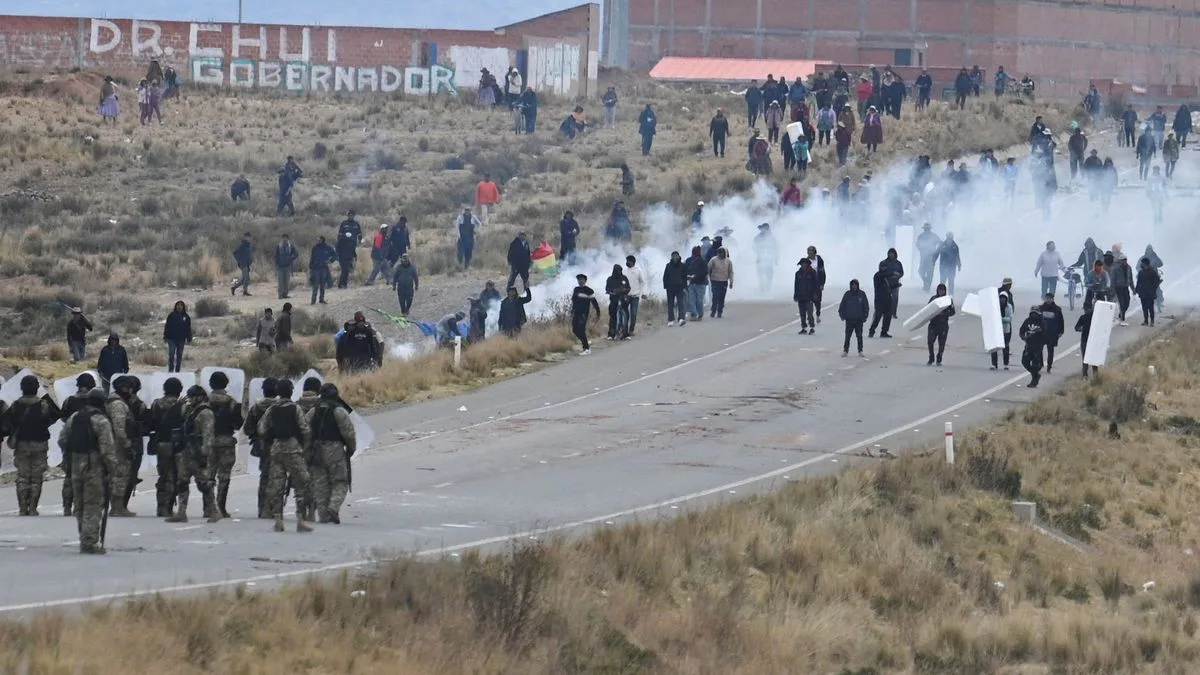 Se reportaron trabajadores de prensa heridos por impactos de piedras