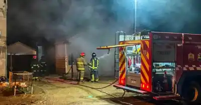 El fuego que pudo ser una tragedia: así trabajaron los bomberos en una vivienda de San Julián