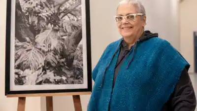 Un homenaje que emociona: grabados reviven a los grandes del teatro catamarqueño