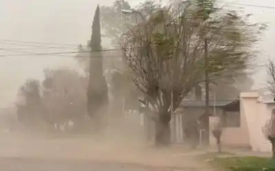 Alerta en Catamarca: el viento zonda azota gran parte de la provincia y se esperan ráfagas de hasta 100 km/h