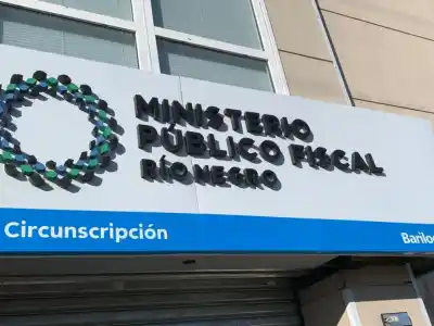 Discusión de tránsito terminó con un cuchillo de 15 centímetros en la mano de un hombre