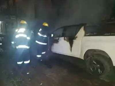 Un estruendo en la madrugada y una camioneta envuelta en llamas en Clorinda