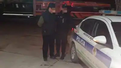 En plena madrugada y a bordo de un colectivo: la denuncia que terminó con un pasajero detenido