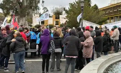 Marcha en Santa Rosa: gremios pampeanos alzan la voz contra la venta de tierras a extranjeros