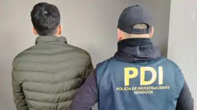 Allanamientos en Maipú por amenazas: secuestraron un arsenal y más de un kilo de marihuana