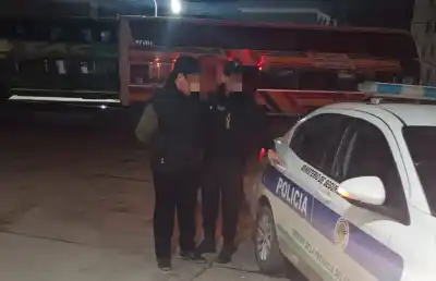 Un viaje que terminó en la comisaría: denunció a un pasajero por conducta obscena en un micro con destino a Comodoro