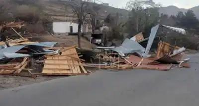 Viento zonda en Tafí del Valle: voladura de techos, incendios y un insólito detalle en una fábrica de papas fritas