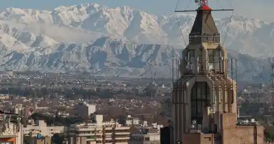 Nueve años como Monumento Histórico: el Edificio Gómez celebra con una fiesta en la terraza