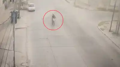 Video del horror: la soga invisible que cortó una vida en plena calle