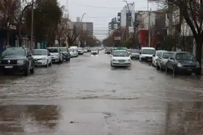 El drama de las inundaciones en Roca: ¿por qué el agua siempre gana la batalla?