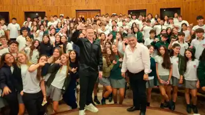 El Hermas recibió a un gurú de la tecnología: lo que les dijo a los alumnos sobre el futuro que ya llegó
