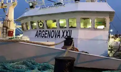 Otro trabajador muere en altamar: el pesquero Argenova XXII llegó a Puerto Madryn con una triste noticia