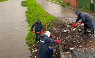 Lluvias implacables: Almirante Brown refuerza la limpieza de arroyos y desagües para evitar anegamientos
