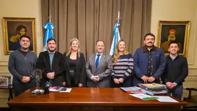 ¿Un nuevo eje político en el Norte Grande? El encuentro que une a Catamarca y La Rioja