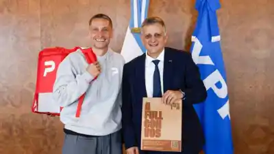 YPF y PedidosYa sellan un acuerdo que promete revolucionar el delivery de tiendas Full