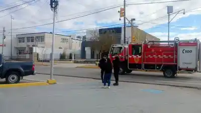 Alerta en Sarmiento: amenaza de bomba obligó a evacuar tres edificios