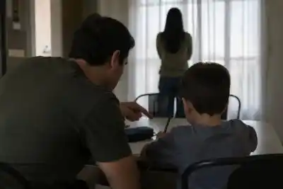 Usó a su hijo de 6 años para dañar a su ex y la Justicia lo condenó a pagar $10 millones