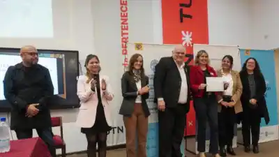El juego como herramienta: Masso entregó certificados a referentes comunitarios en una emotiva jornada