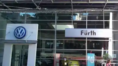 Detuvieron a la cajera de Fürth Automotores en una serie de allanamientos por defraudación