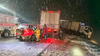 Choque en cadena en la Ruta 22: un camión hizo tijera y dejó varios heridos