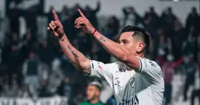 El doblete de Lavezzi que encendió la ilusión en Quilmes