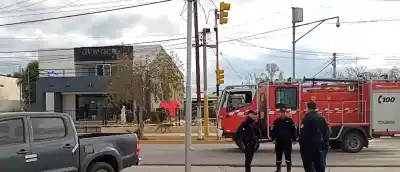 Pánico en Media Agua: un llamado anónimo al 911 puso en jaque al Centro Cultural