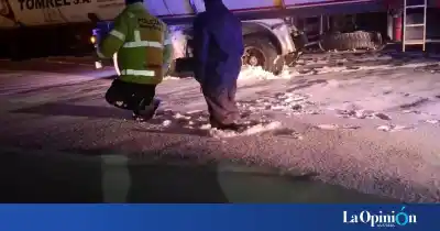 Operativo bajo la nieve: asistieron a un camión de gas en la Ruta 40