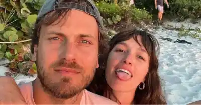 El paraíso blanco que eligieron Andrés Gil y Cande Vetrano para sus vacaciones en familia