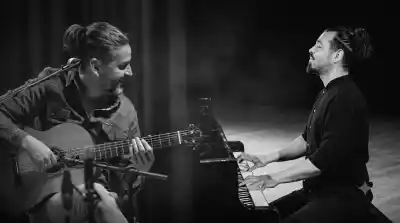 Noche de maridajes: Julián Venegas y Lucas Querini abren el ciclo Riviera Live Music con un homenaje a seis grandes