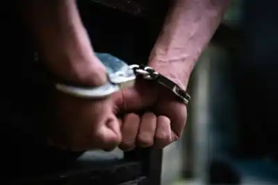 Un hombre quedó detenido tras amenazar a su familia y disparar un arma en plena reunión
